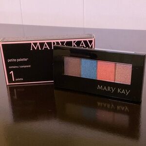 Mary Kay Petite Palette with 4 Chromafusion Eye Shadows
